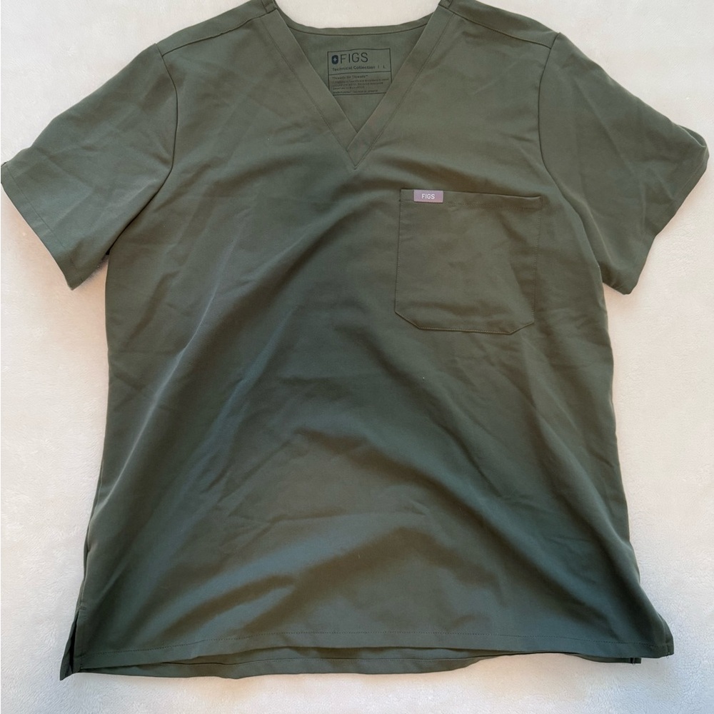2 Figs Woman’s Catrina One Pocket Short-Sleeve V-Neck Pocket Tee — Mauve & Moss - Picture 2 of 6